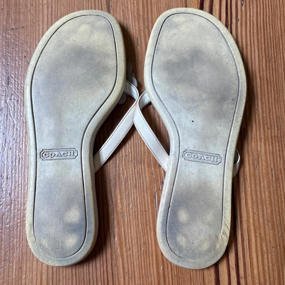 Coach Flip Flop Sandals Womens Cream Brown Floral Signature Logo SIZE 7